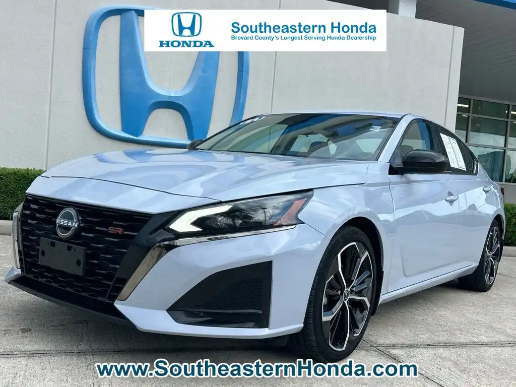 2024 Nissan Altima 2.5 SR's photo