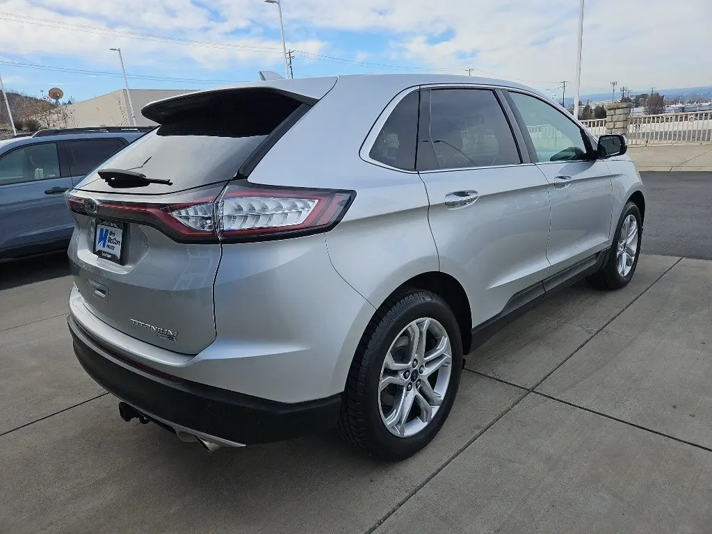 2018 Ford Edge Titanium AWD photo 5