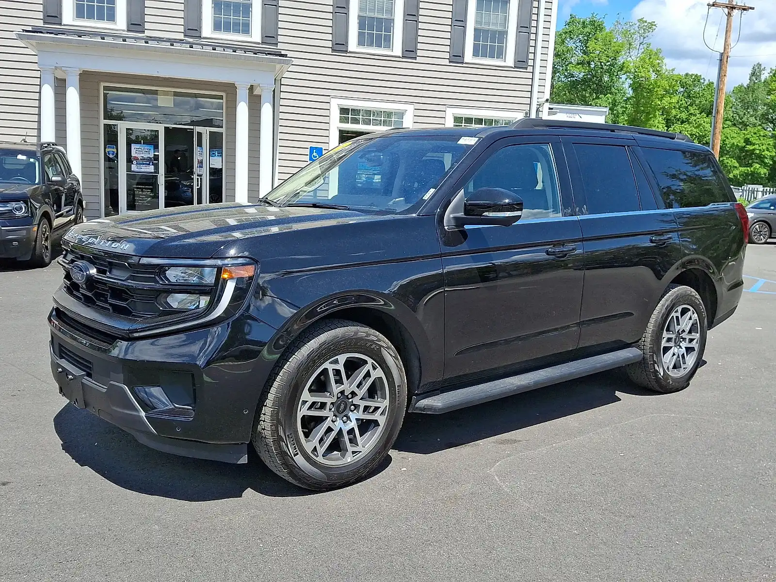 2025 Ford Expedition Active 4x4's photo
