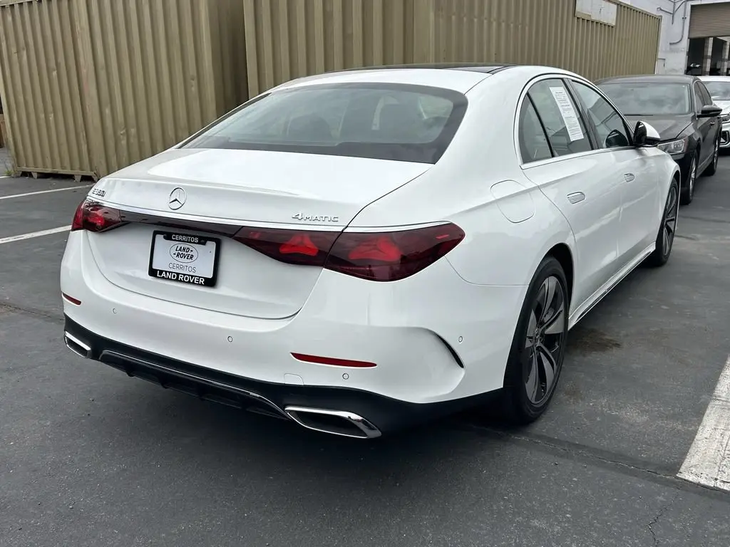 2025 Mercedes-Benz E-Class E350 4MATIC photo 5