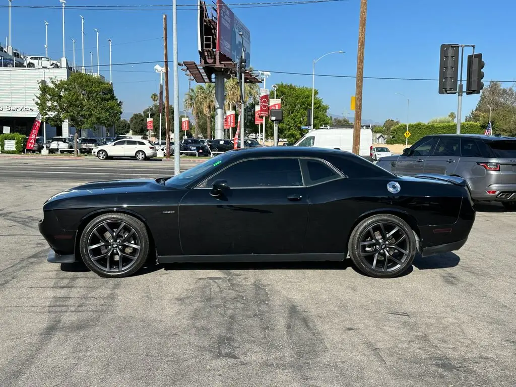 2019 Dodge Challenger R/T photo 3