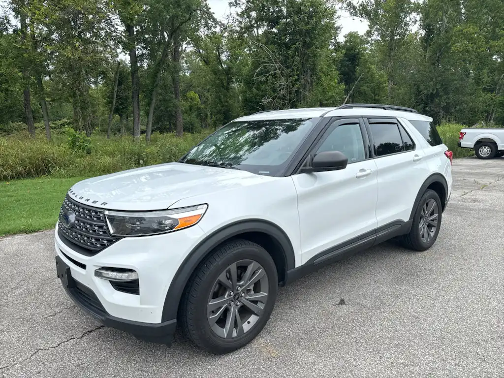2021 Ford Explorer XLT 4WD's photo