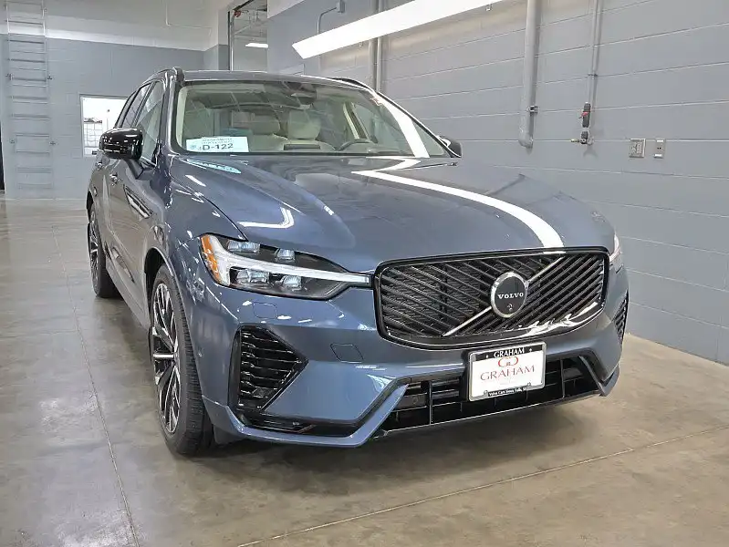 2026 Volvo XC60 T8 Ultra Dark AWD's photo