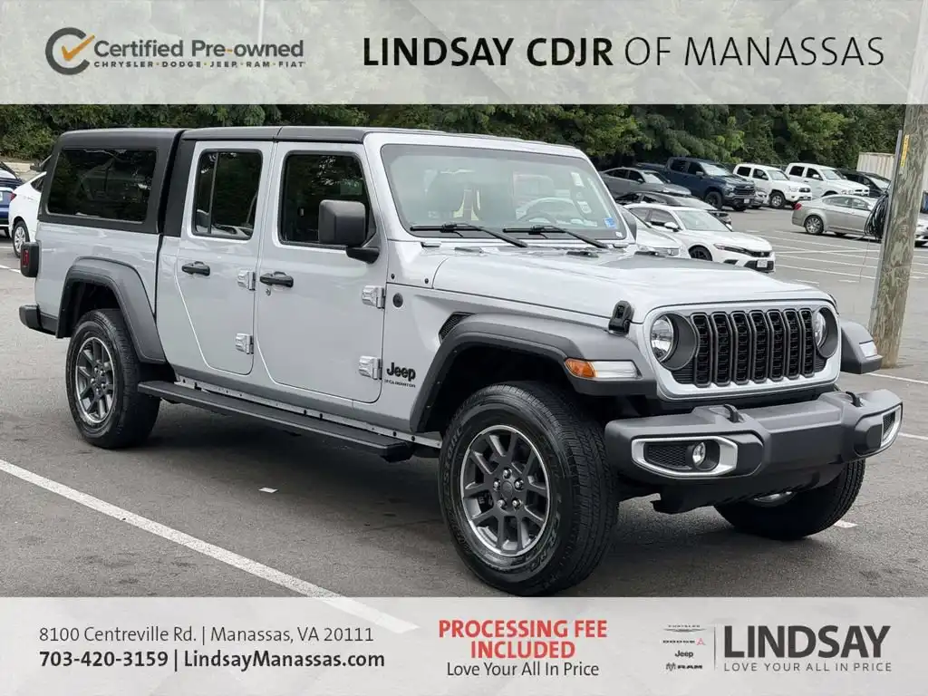 2024 Jeep Gladiator Sport's photo