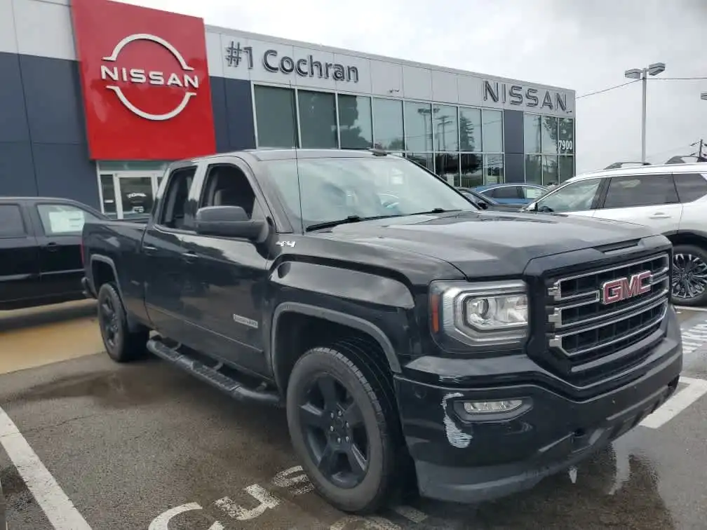 2018 GMC Sierra 4WD Double Cab Standard Box's photo