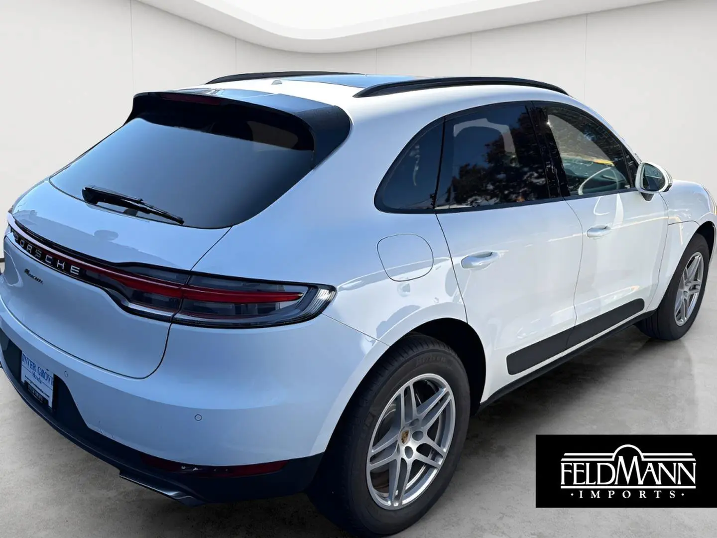 2021 Porsche Macan Base photo 3