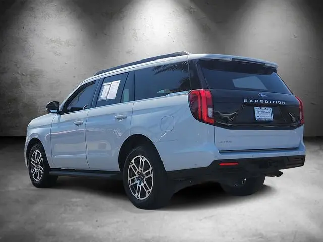 2025 Ford Expedition Active 4x4 photo 4