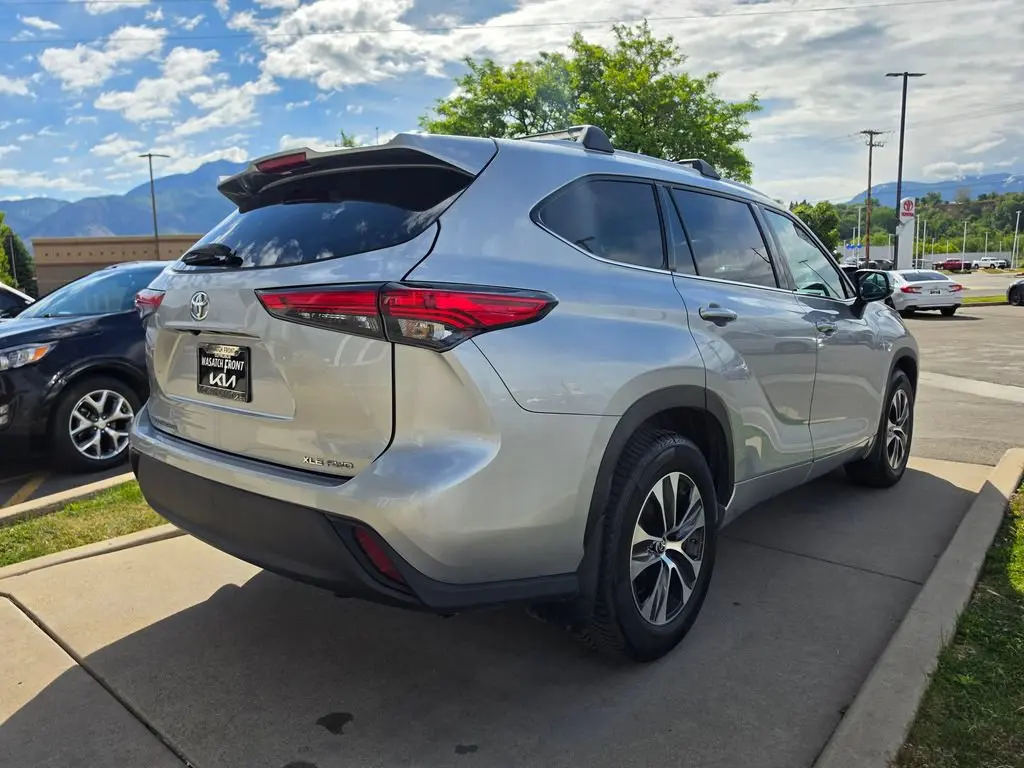 2022 Toyota Highlander XLE 4x4 V6 photo 5