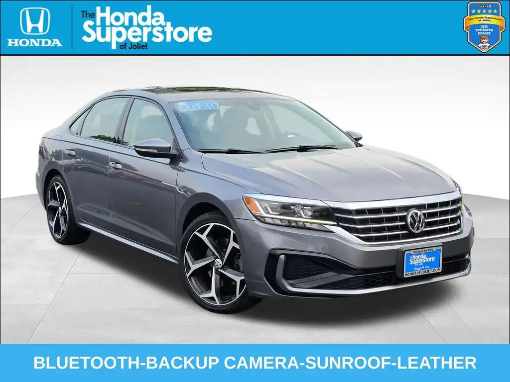 2020 Volkswagen Passat 2.0T R-Line Auto's photo