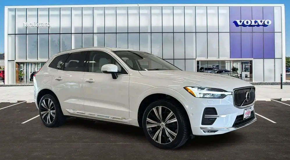 2023 Volvo XC60 B5 Plus Bright Theme AWD's photo