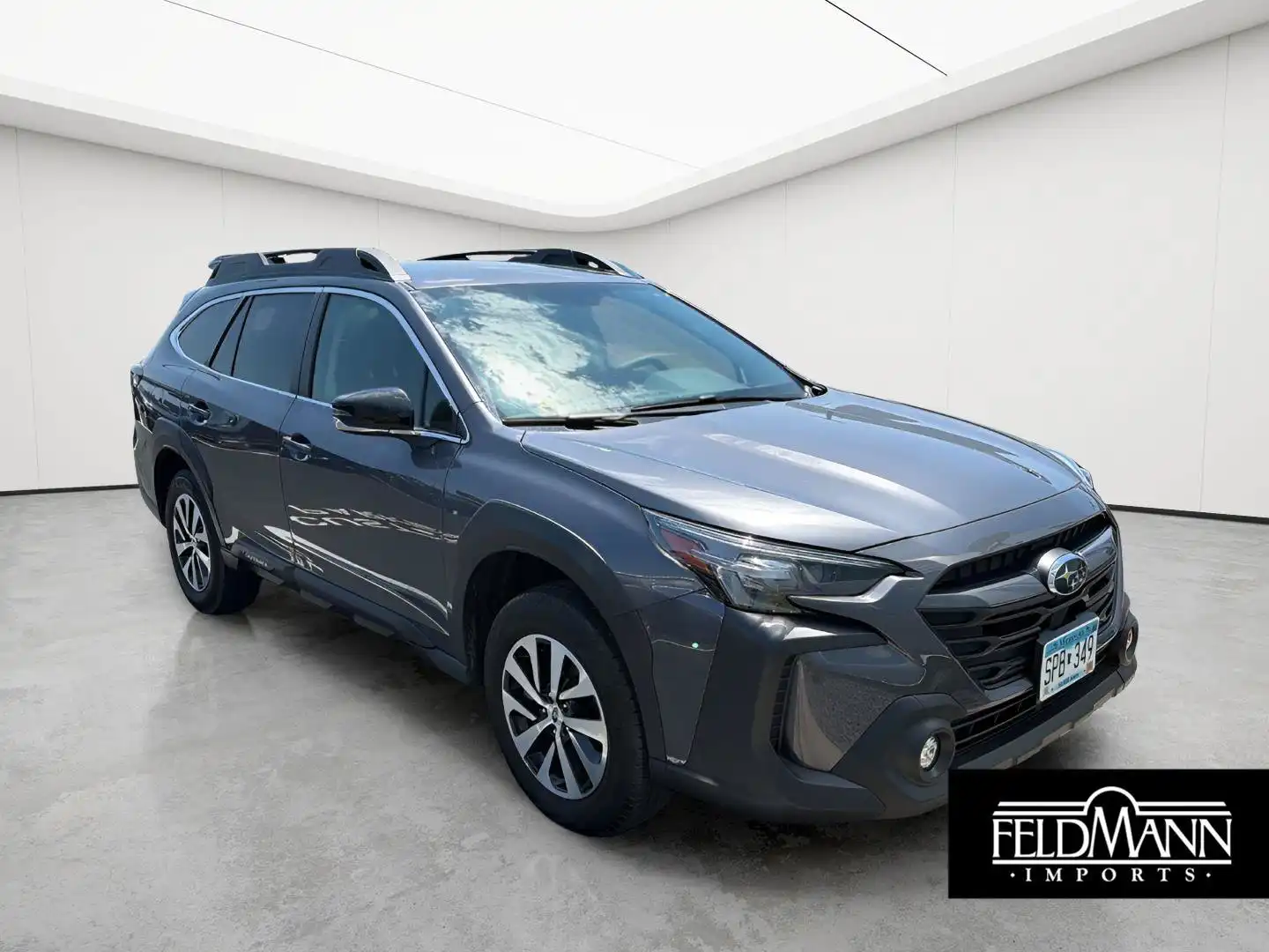 2025 Subaru Outback Premium's photo