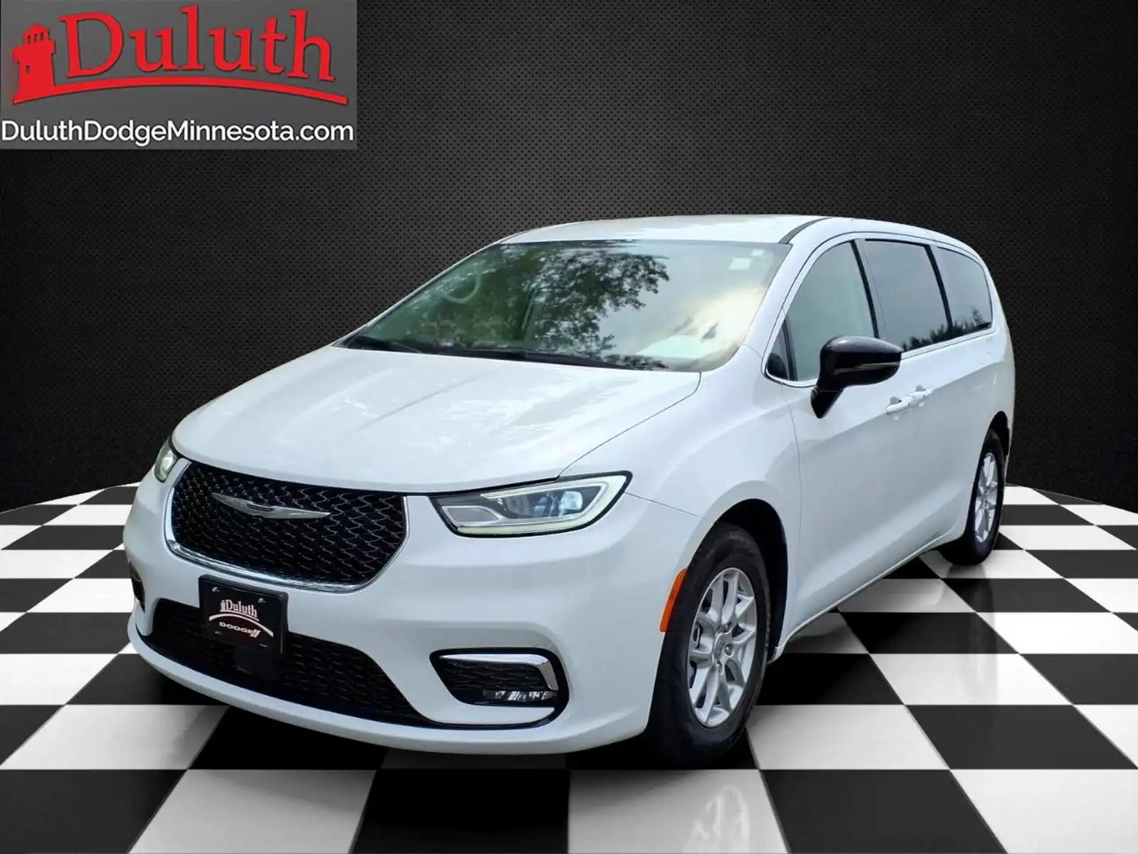 2024 Chrysler Pacifica Touring L's photo