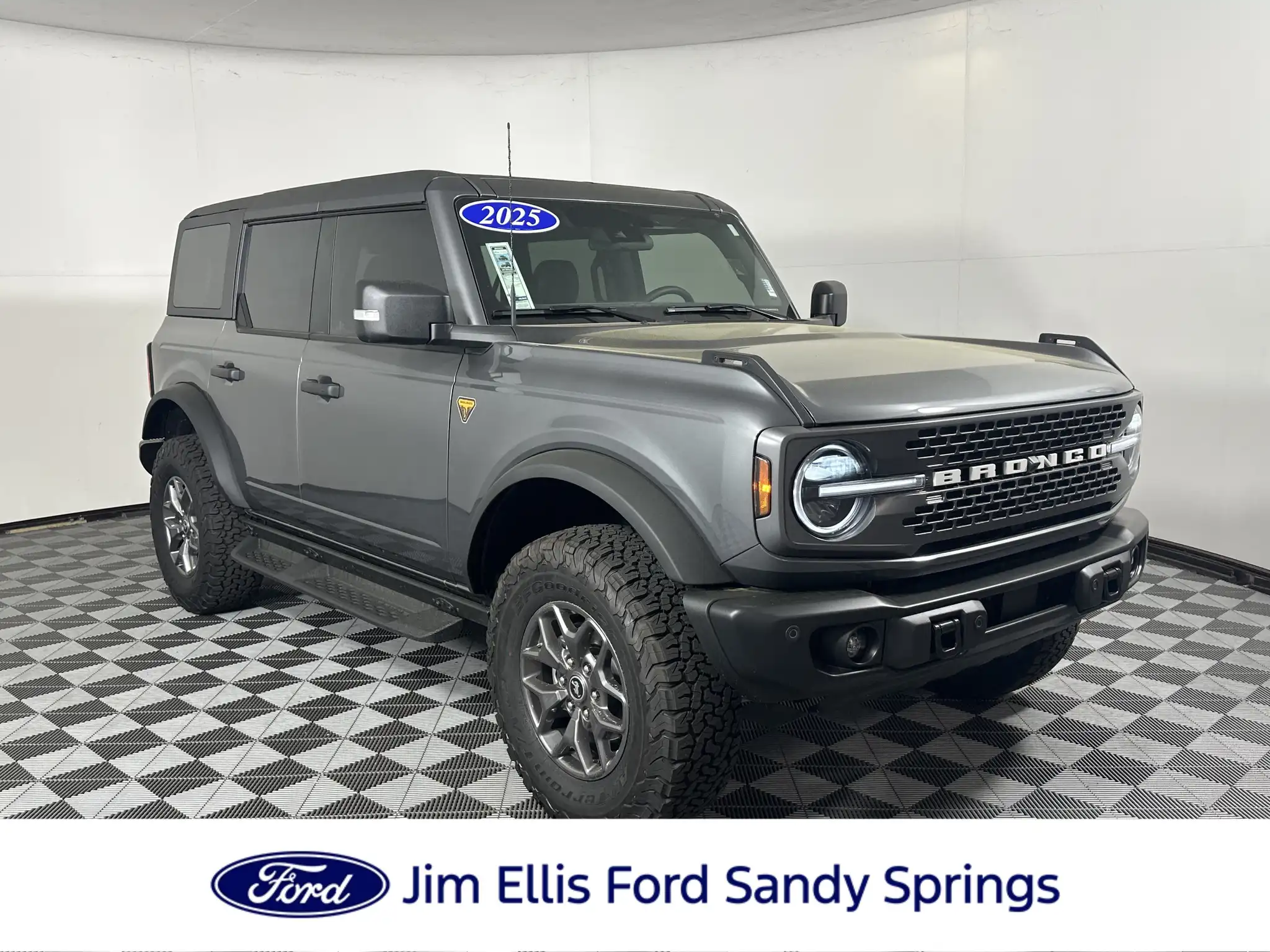 2025 Ford Bronco Badlands 4WD's photo