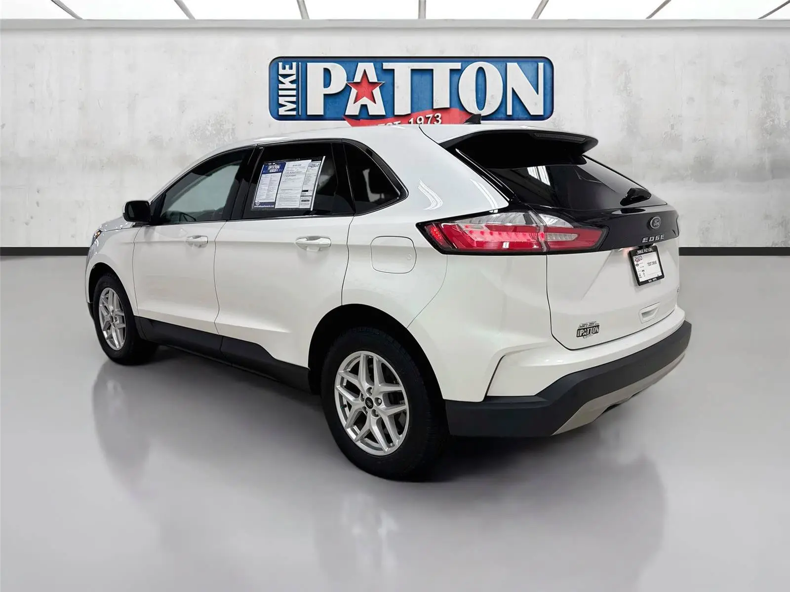 2024 Ford Edge SEL AWD photo 5