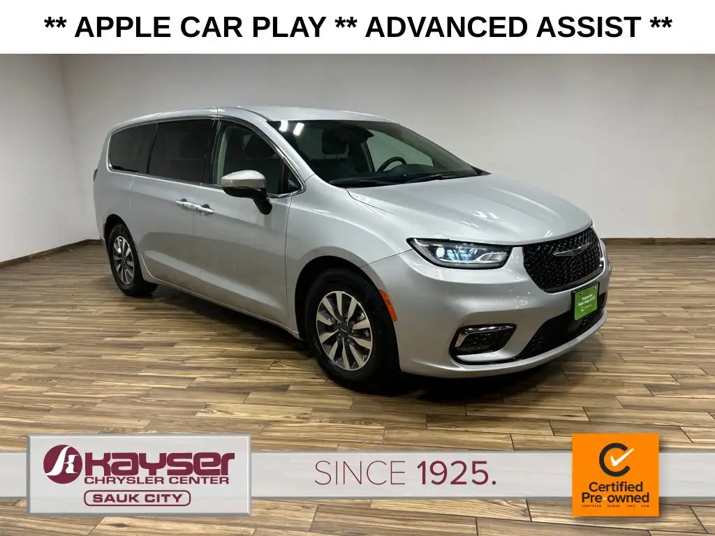 2023 Chrysler Pacifica Hybrid Touring L Hybrid's photo