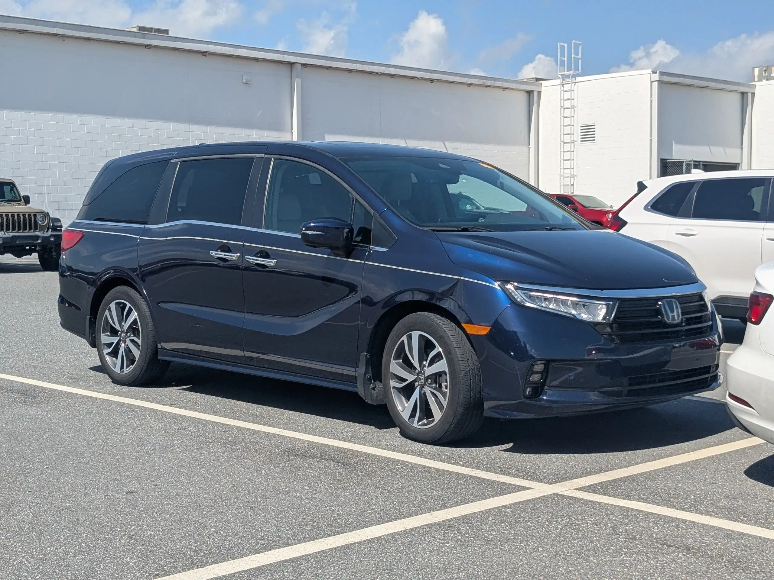 2023 Honda Odyssey Touring's photo