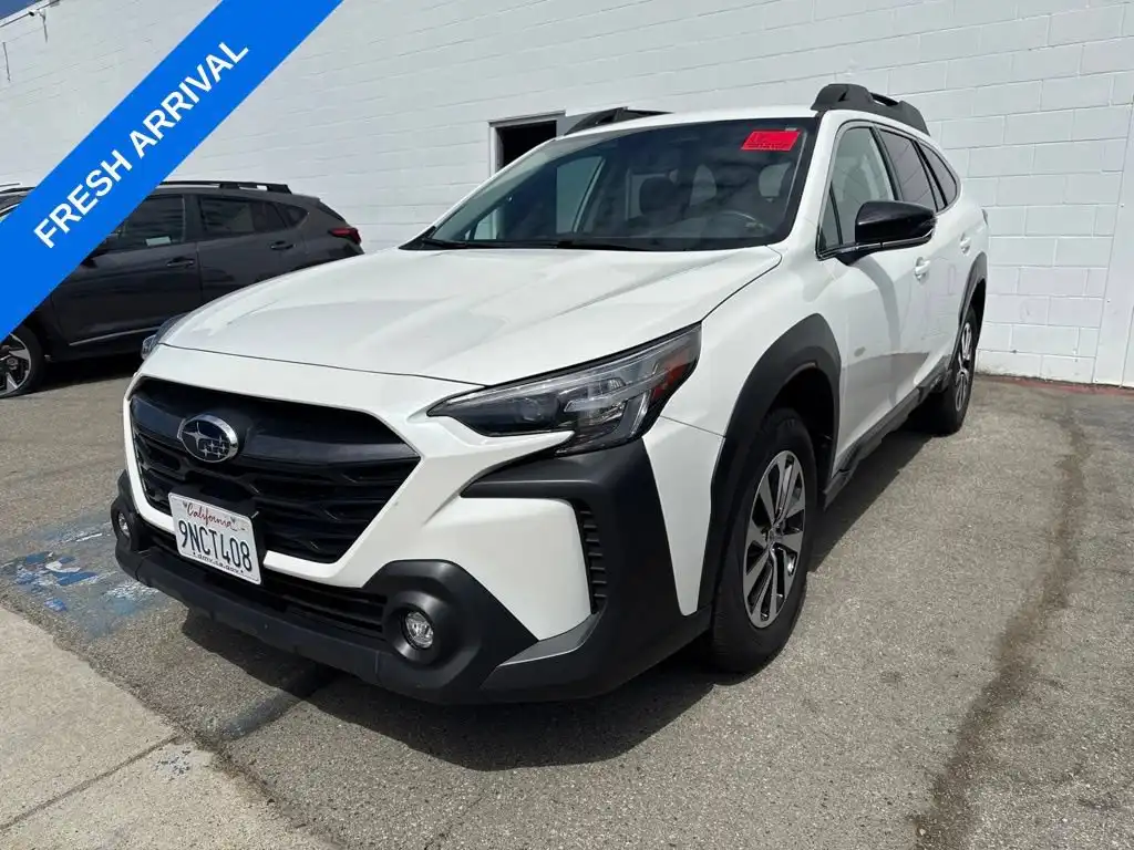 2024 Subaru Outback Premium's photo