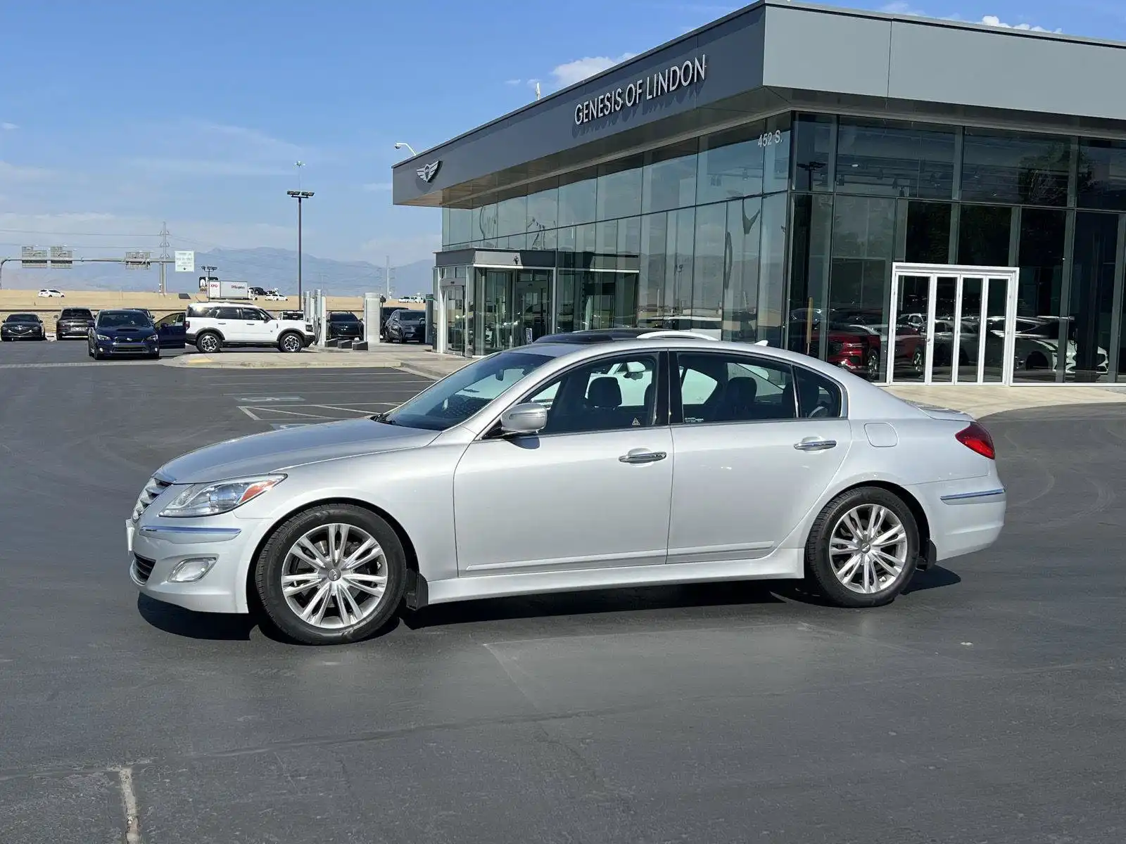 2014 Hyundai Genesis 3.8's photo