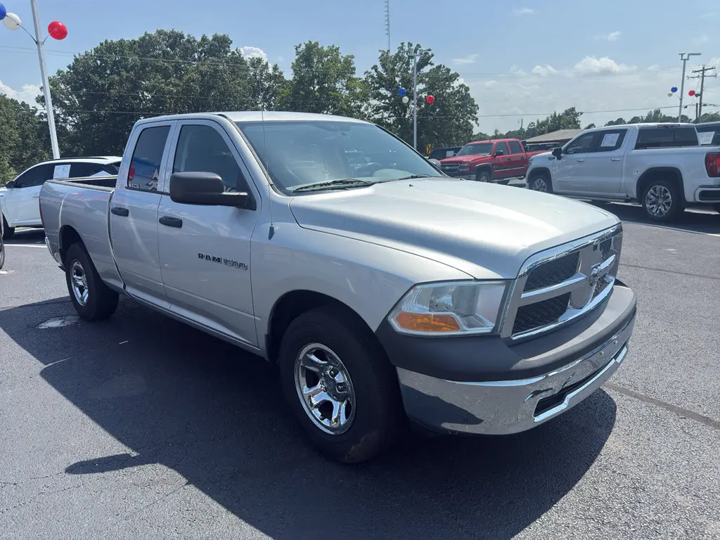 2012 RAM 1500 ST Quad Cab photo 3