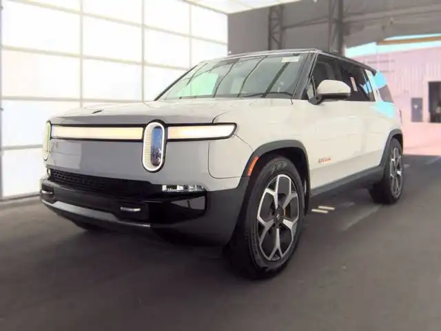 2024 Rivian R1S Adventure Dual-Motor Standard Pack's photo