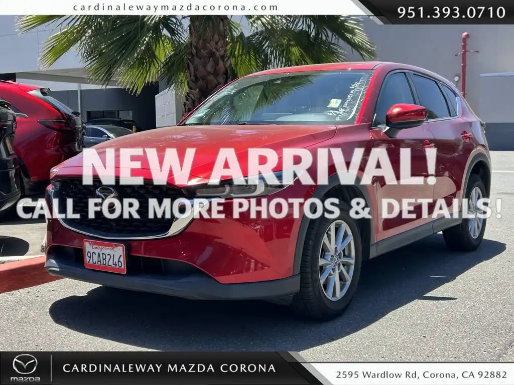 2022 Mazda CX-5 S Preferred package Auto AWD's photo