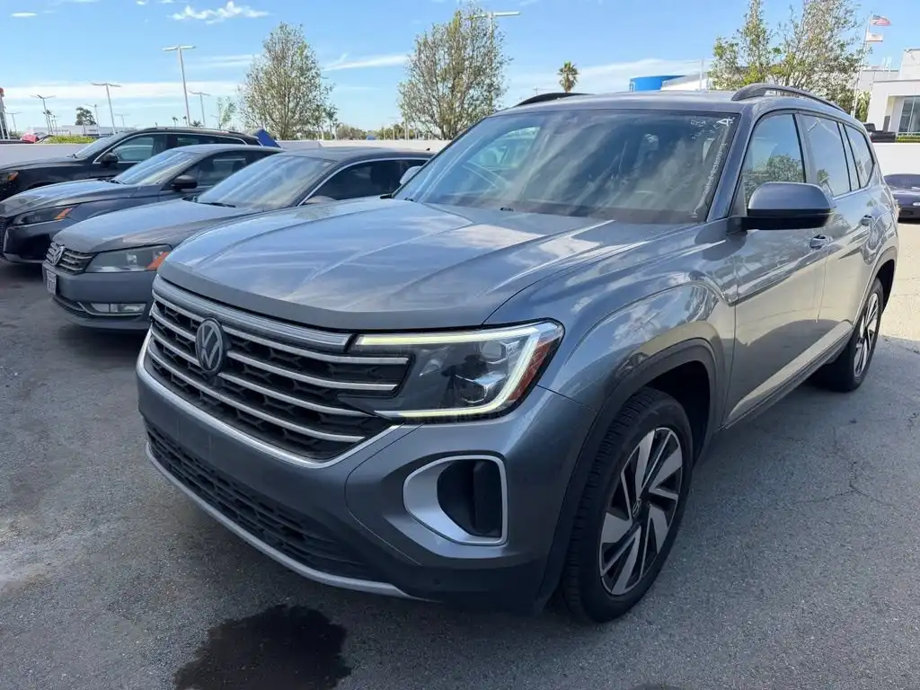 2024 Volkswagen Atlas 2.0T SE with Tech's photo