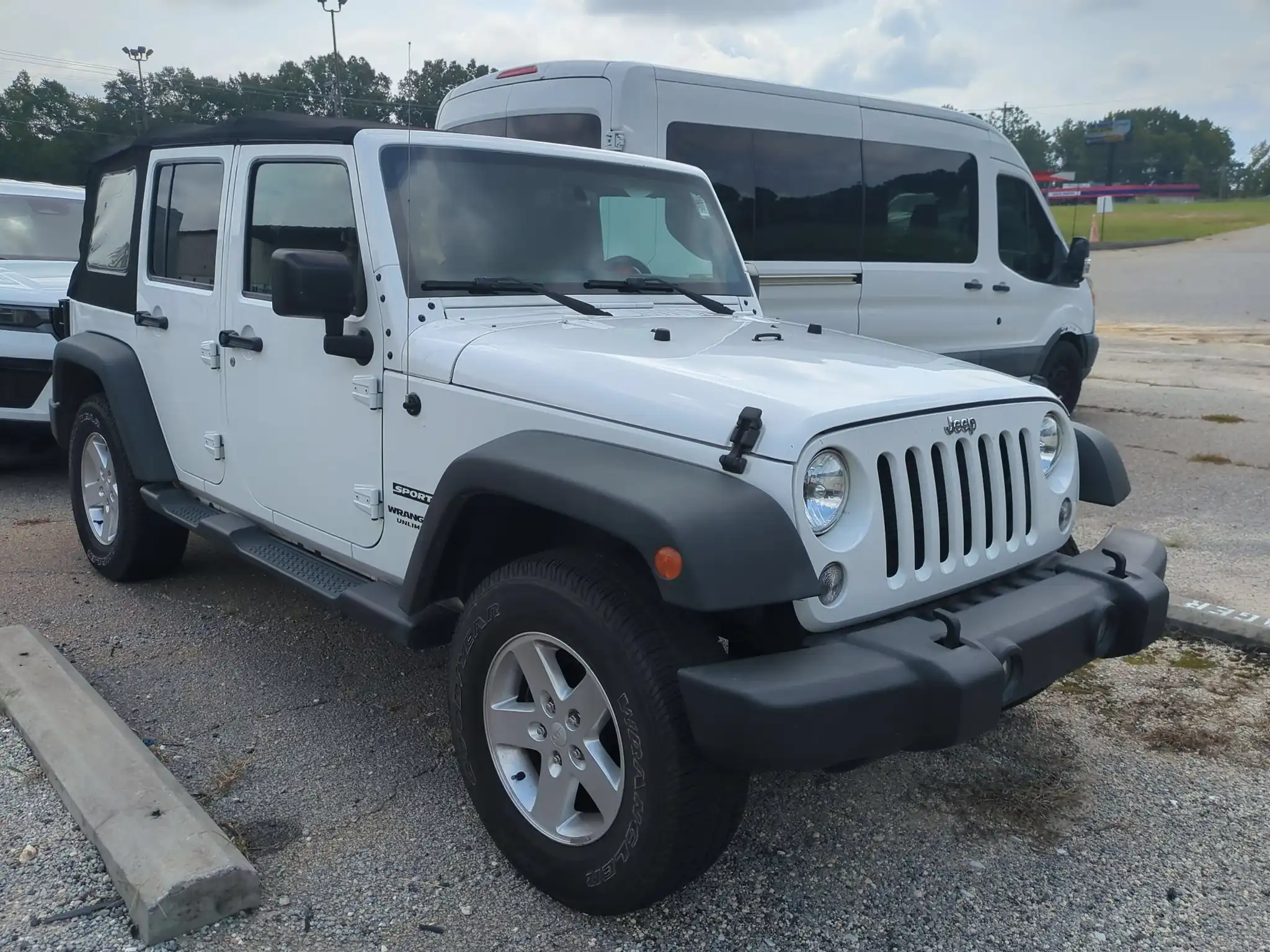 2016 Jeep Wrangler Sport S's photo