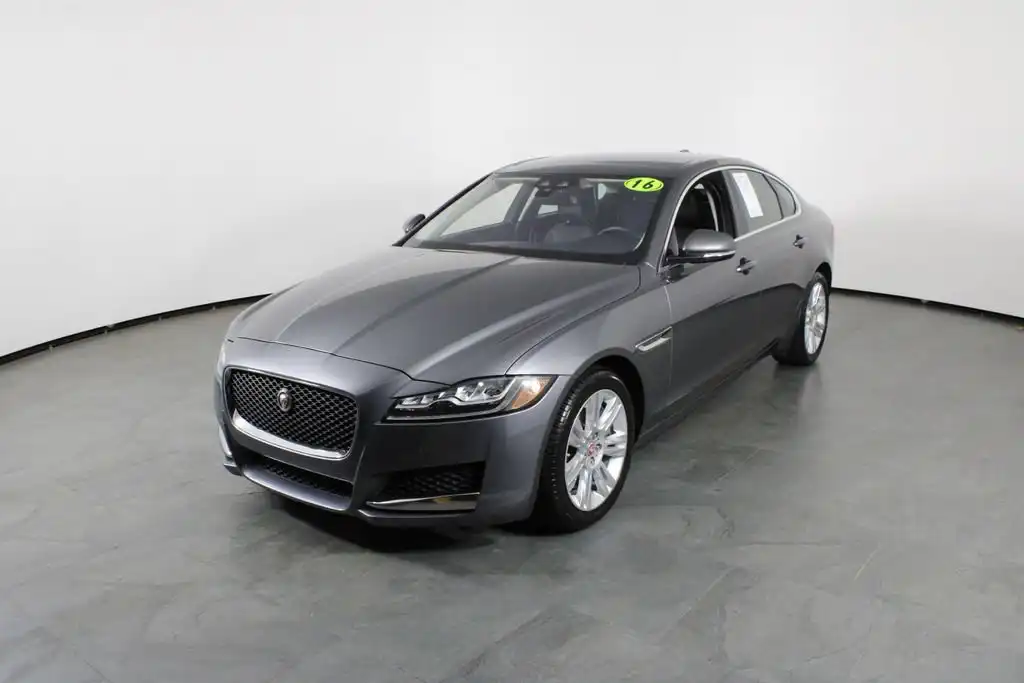2016 Jaguar XF 35t Premium's photo