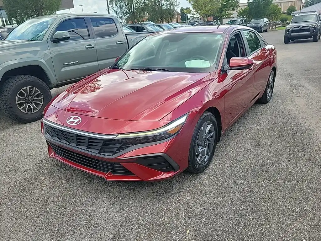 2024 Hyundai Elantra 2.0 SEL IVT's photo