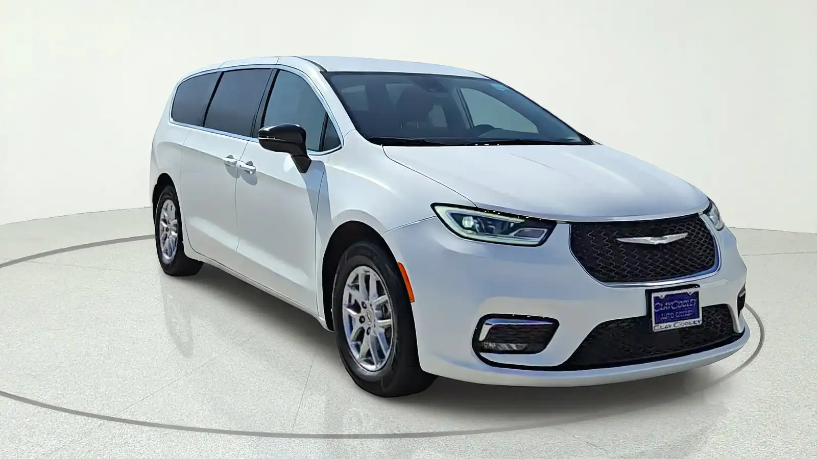2024 Chrysler Pacifica Touring L's photo