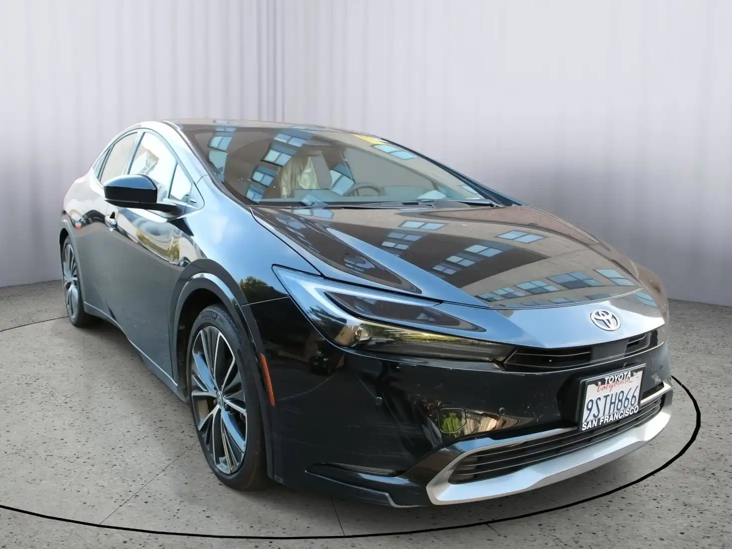 2025 Toyota Prius XLE FWD's photo