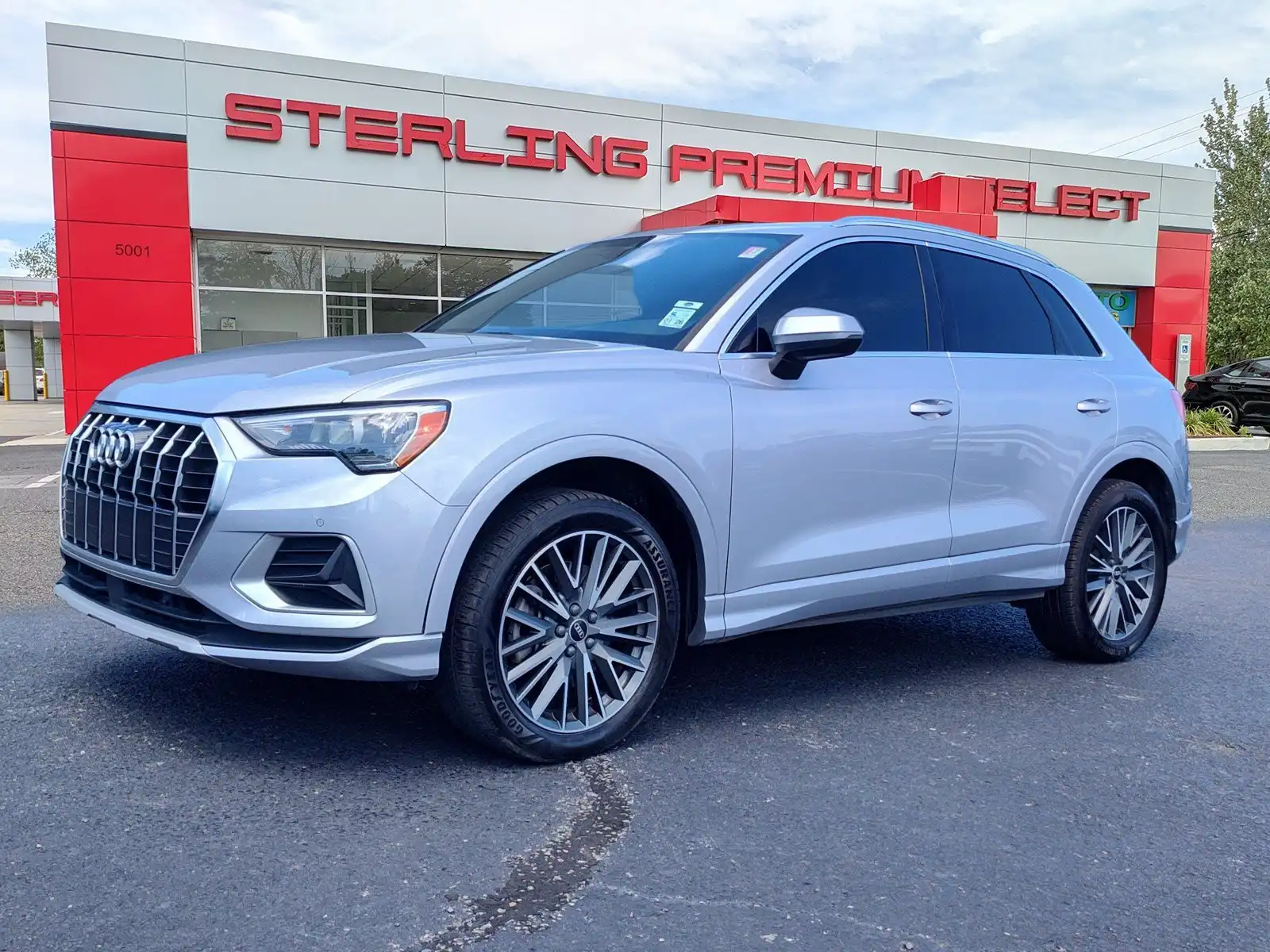 2022 Audi Q3 40 TFSI Premium quattro's photo