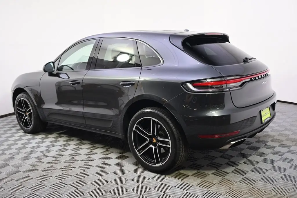 2021 Porsche Macan Base photo 3