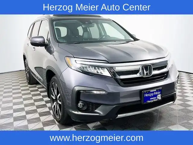 2022 Honda Pilot Touring AWD's photo