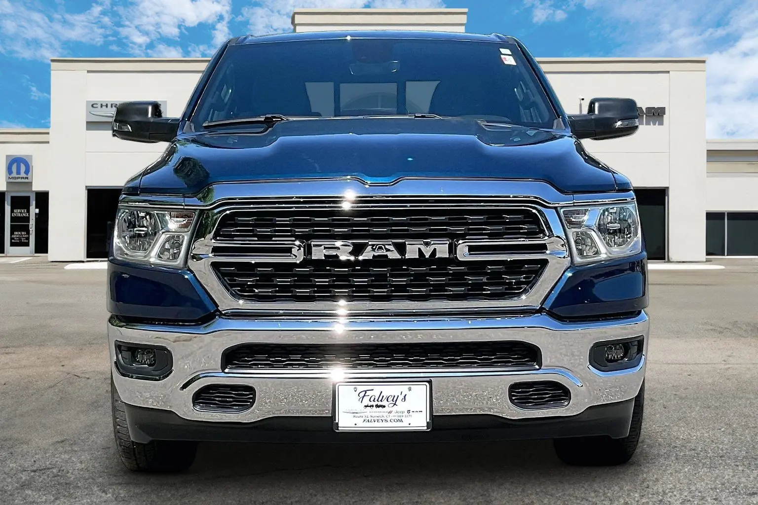 2023 RAM 1500 Big Horn/Lone Star 4WD Crew Cab 5'7 photo 3