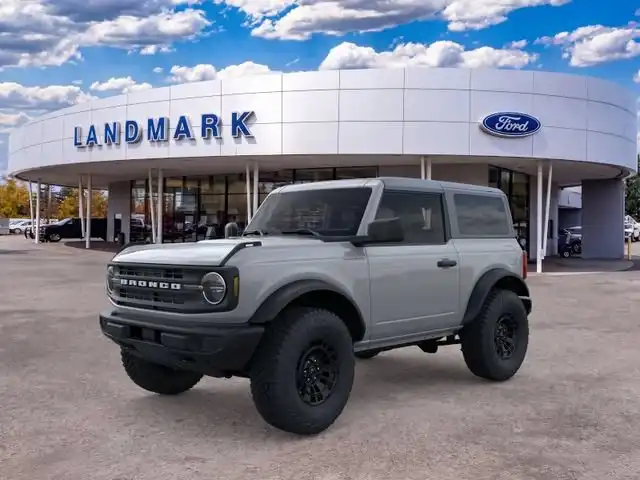 2026 Ford Bronco Base 4WD's photo