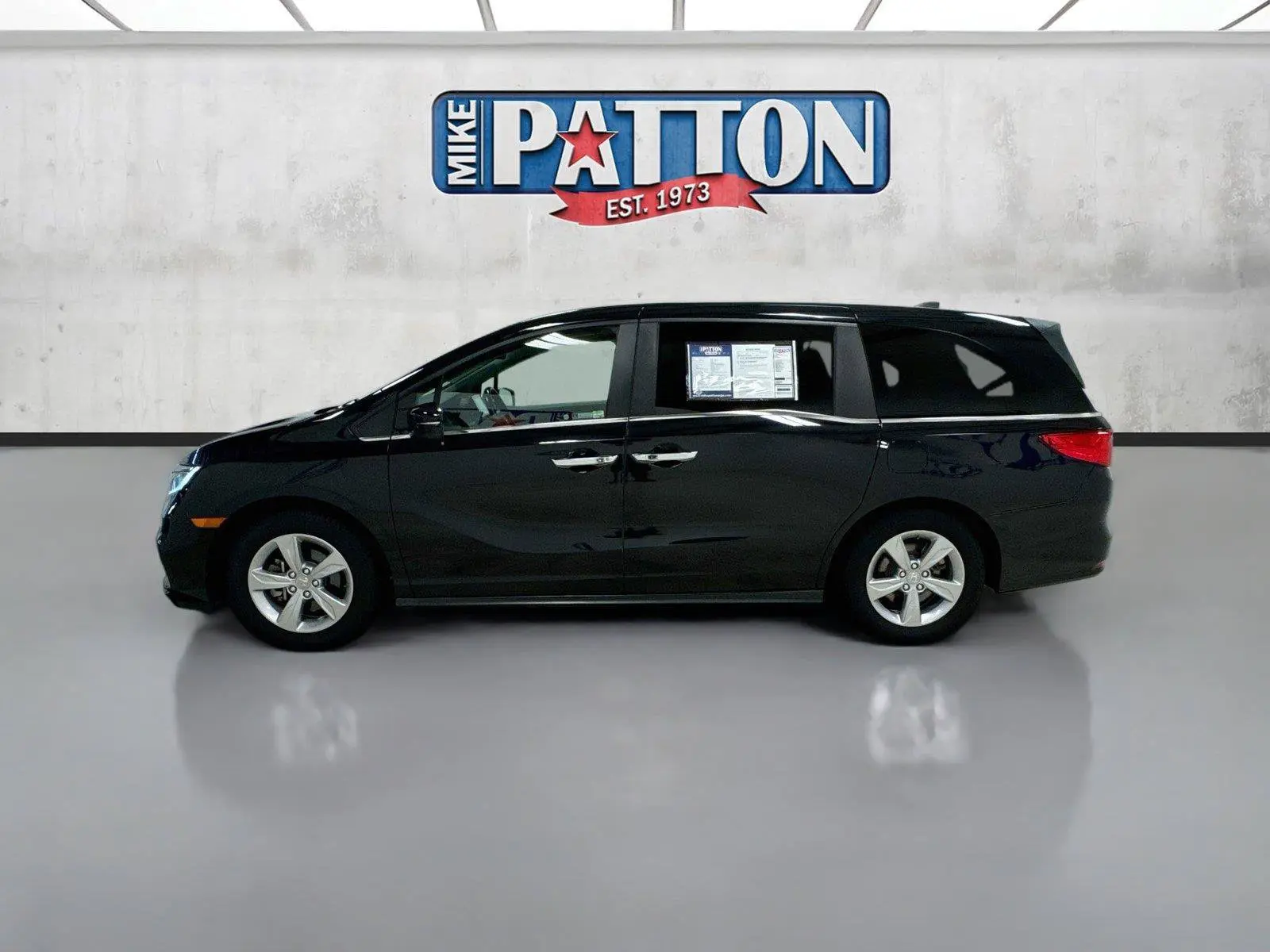 2019 Honda Odyssey EX-L with RES & Navigation photo 4