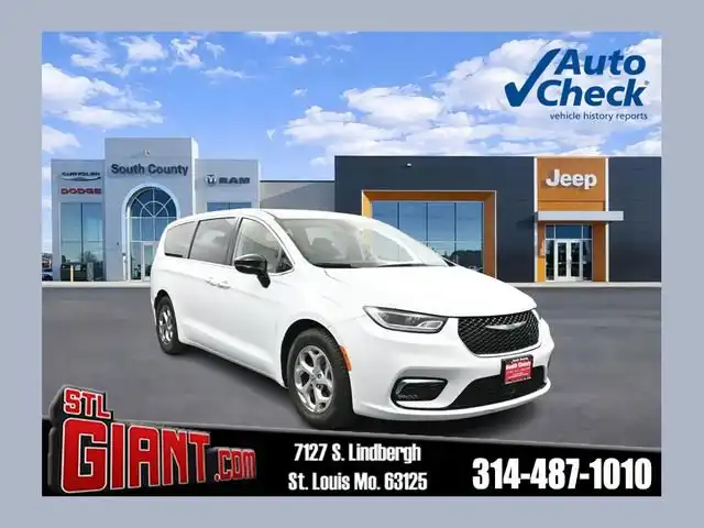 2024 Chrysler Pacifica Limited's photo