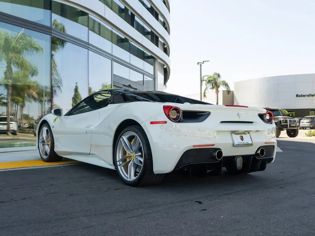 2019 Ferrari 488 Base photo 3
