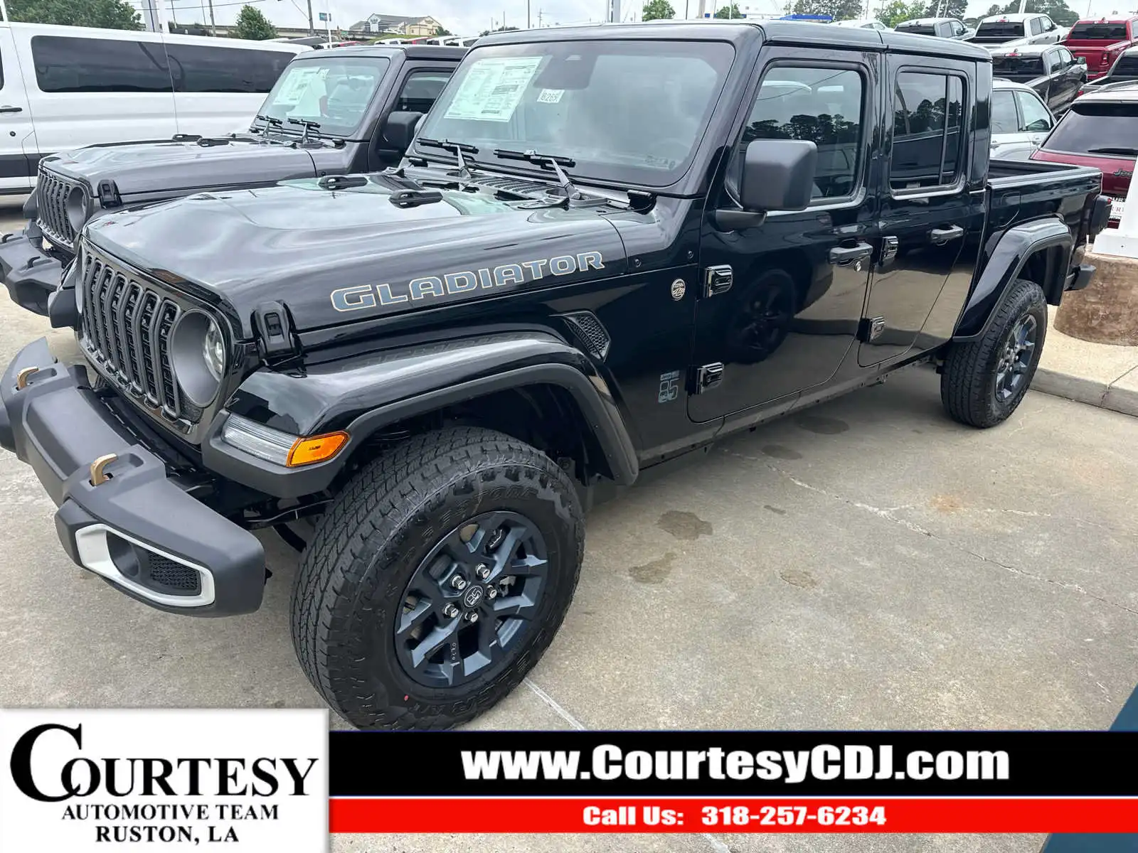 2026 Jeep Gladiator 85th Anniversary Edition Auto's photo