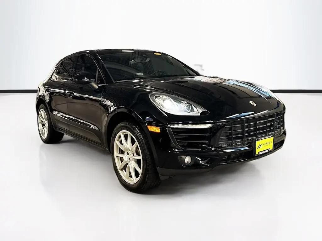 2017 Porsche Macan Base photo 3