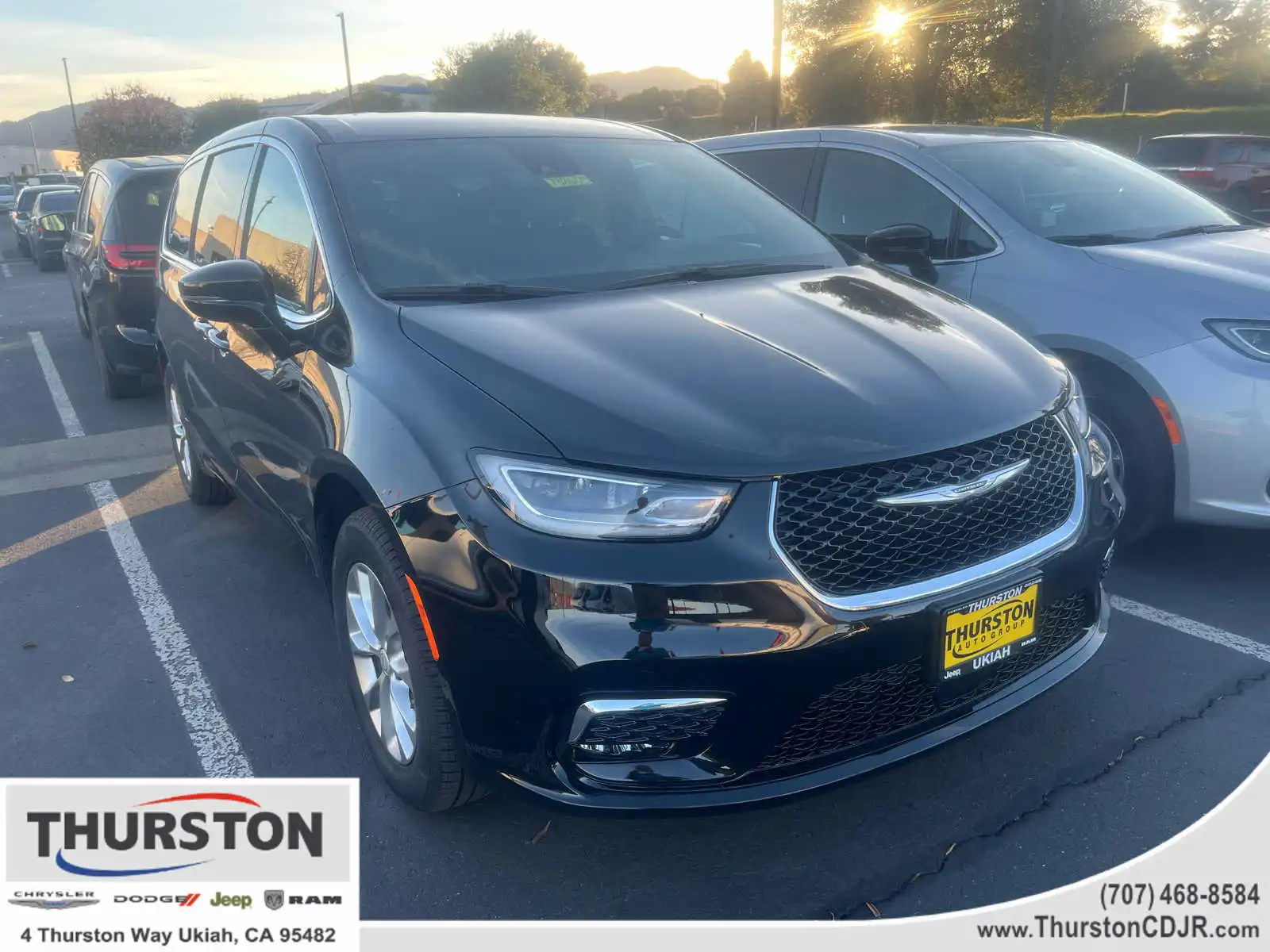 2026 Chrysler Pacifica Select AWD's photo