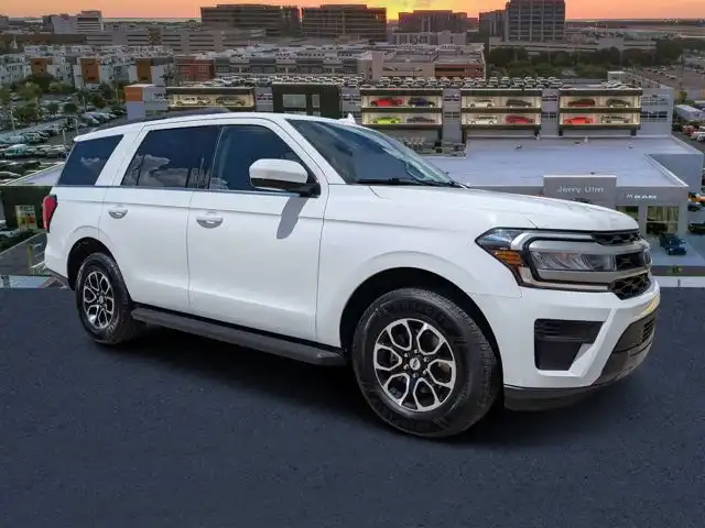 2024 Ford Expedition XLT's photo