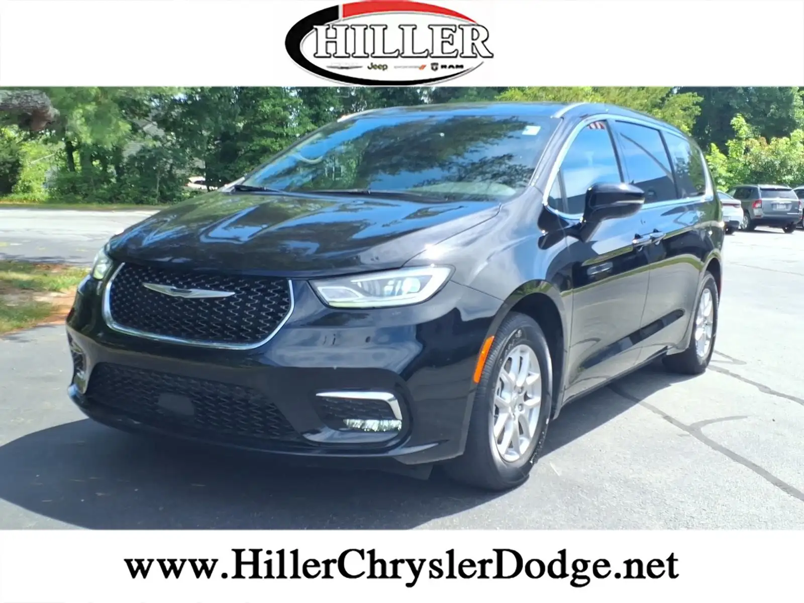 2025 Chrysler Pacifica Select photo 1