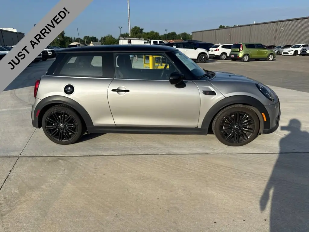 2024 MINI Hardtop Cooper S photo 4