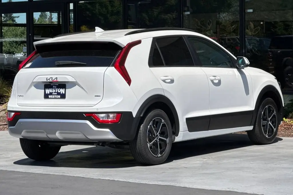 2025 Kia Niro Hybrid EX photo 4
