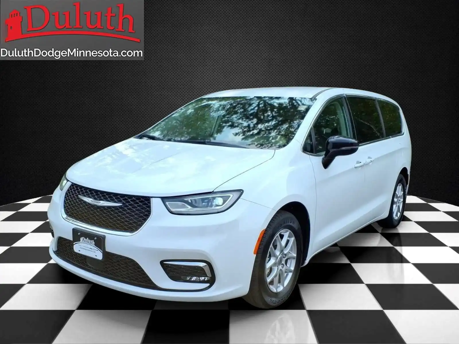 2024 Chrysler Pacifica Touring L's photo