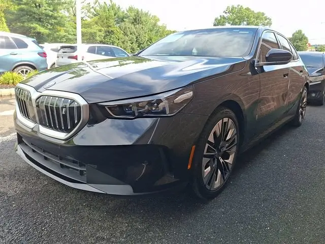 2024 BMW i5 eDrive40 Sedan photo 3