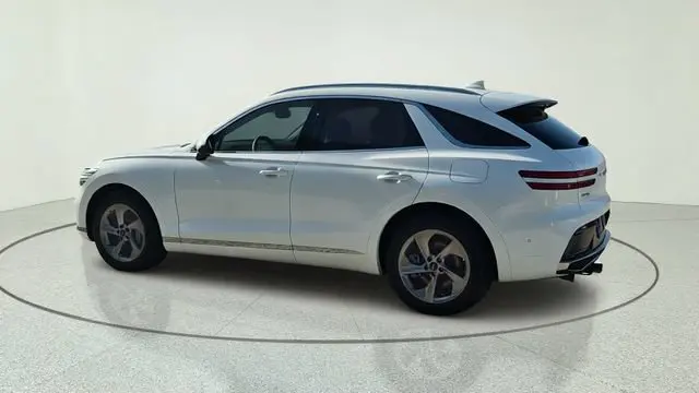 2026 Genesis GV70 2.5T Advanced AWD photo 5