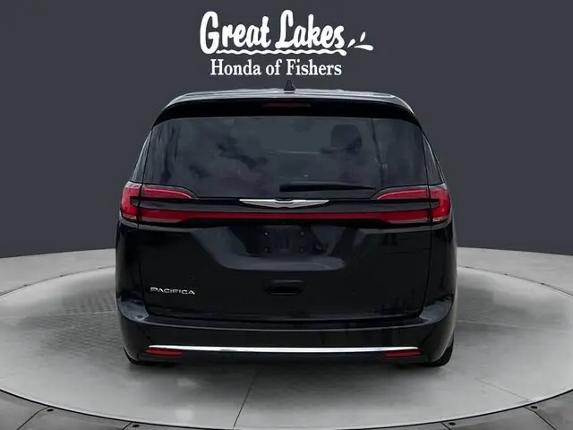 2023 Chrysler Pacifica Touring L photo 5